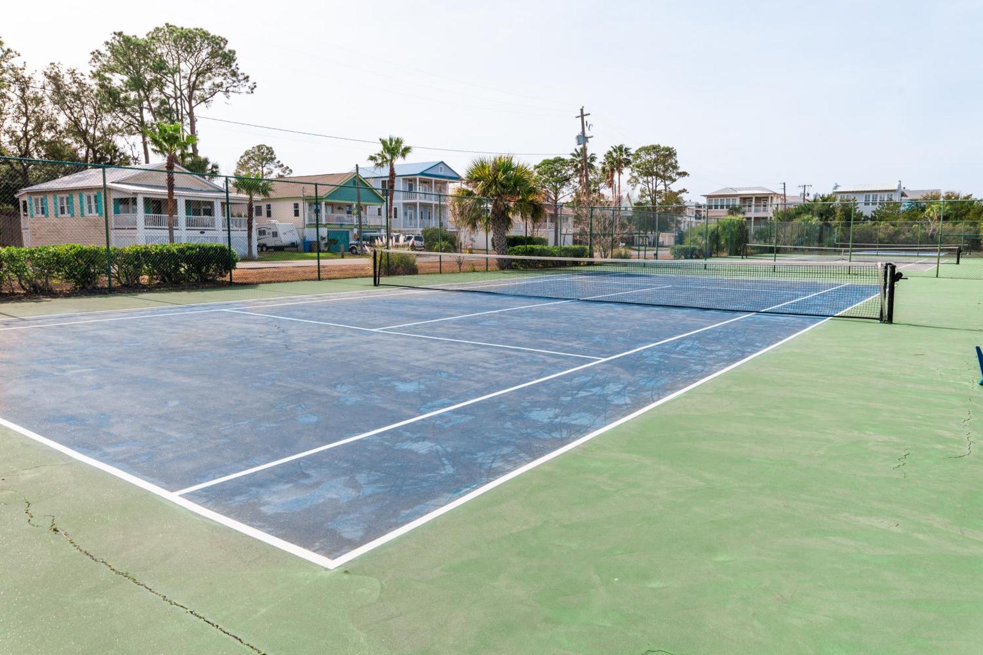 Beach-pool-private Balcony Apartment Tybee Island